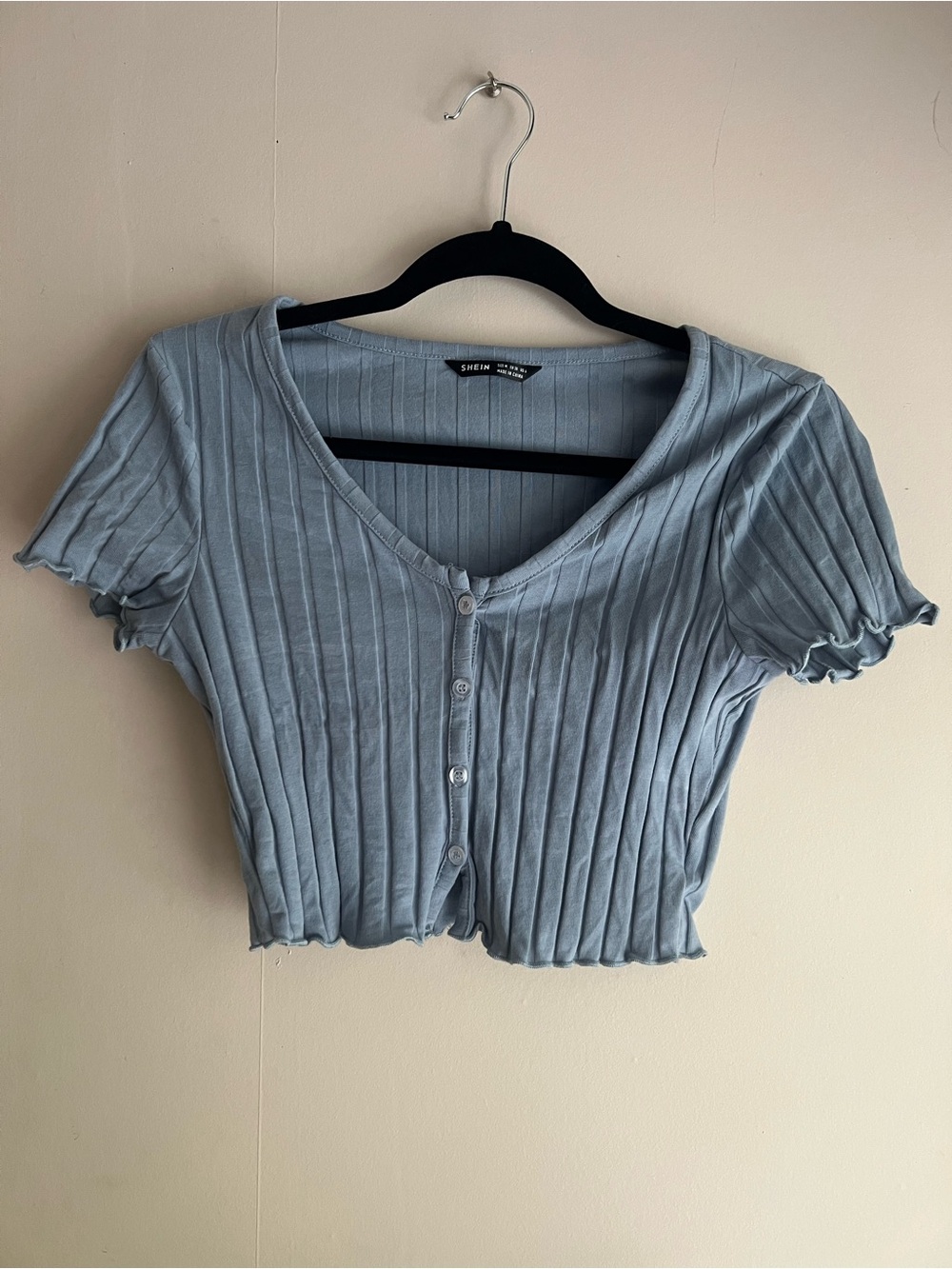 SHEIN Light Blue Ribbed V-Neck Button-Front Crop Top